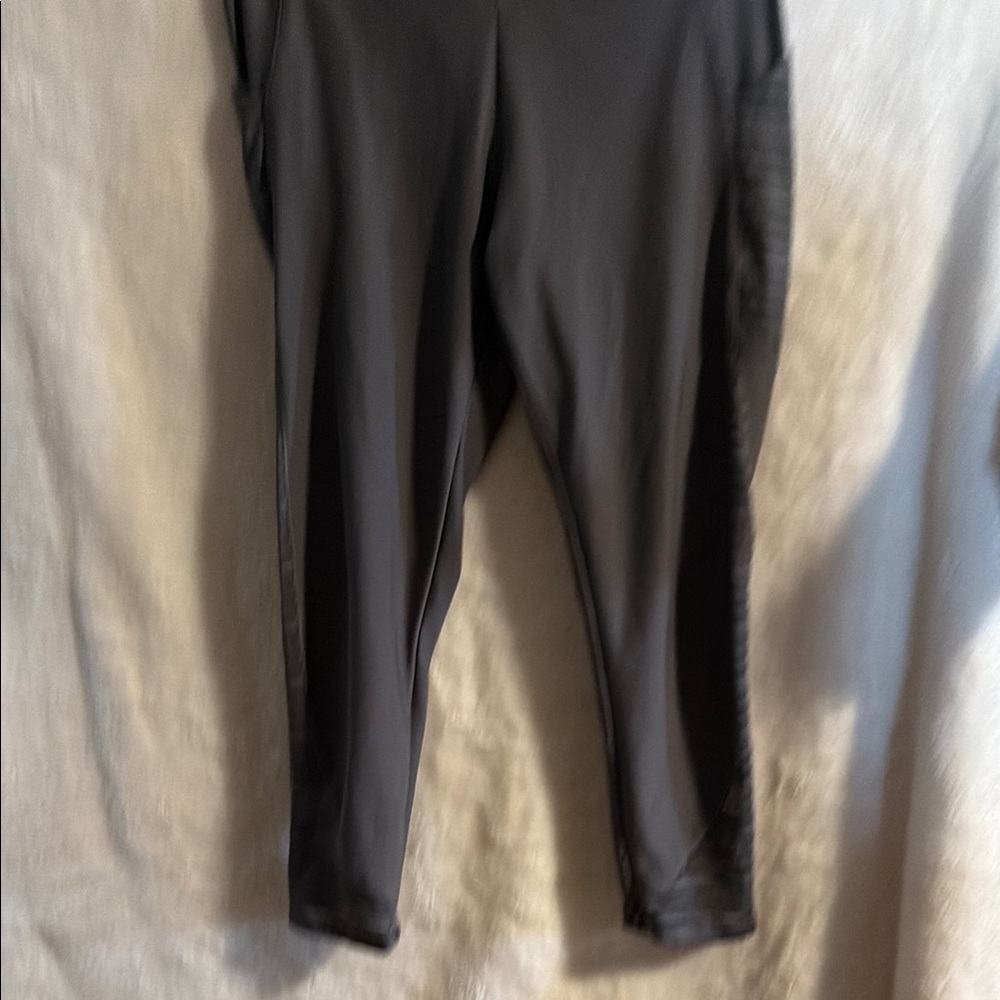 Marika grey workout leggings. Size med. Pockets both sides